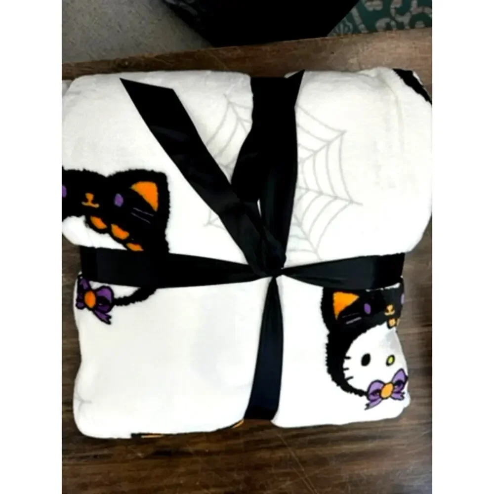 Hello Kitty Plush Blanket, Kitty Head‎ W/Cat Costume,Twin